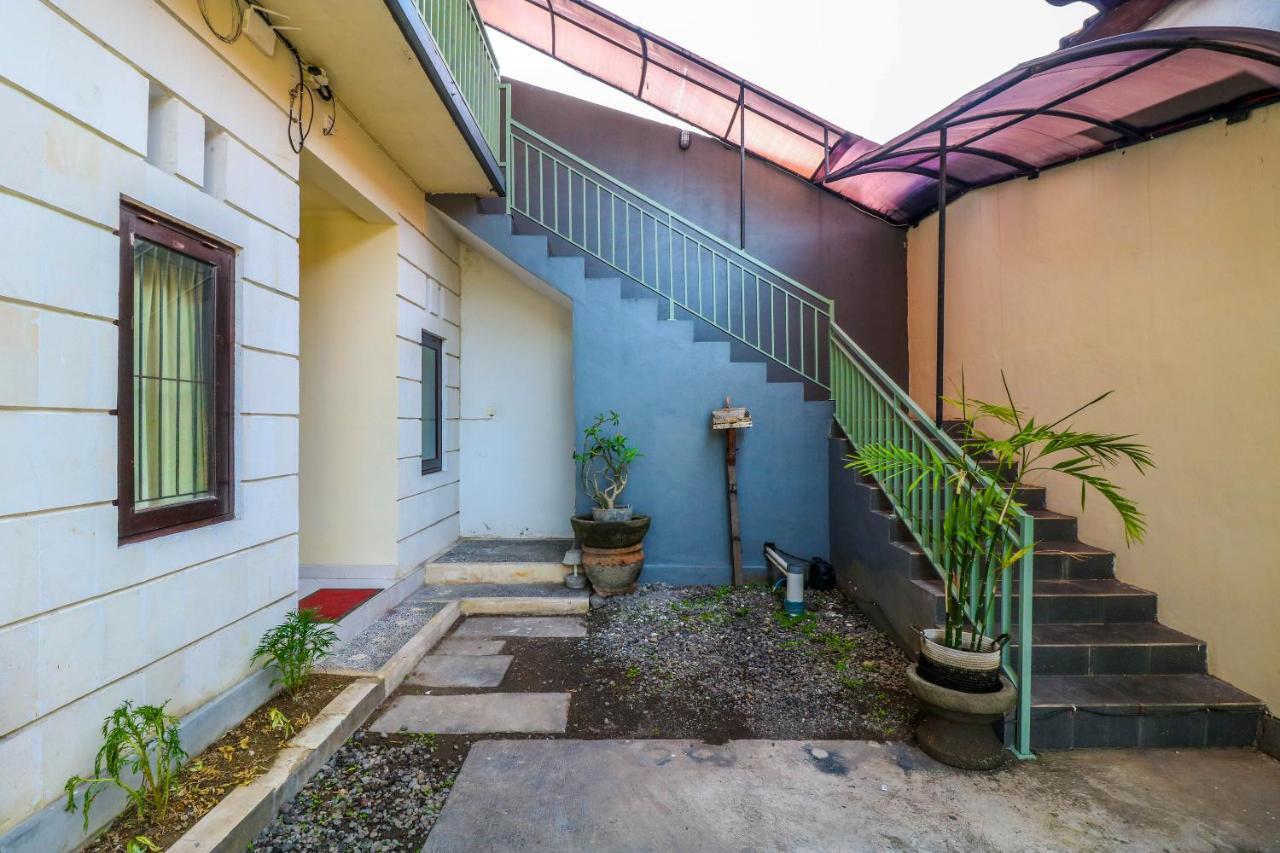 Oyo 2178 Merthan House 塞米亚克 外观 照片